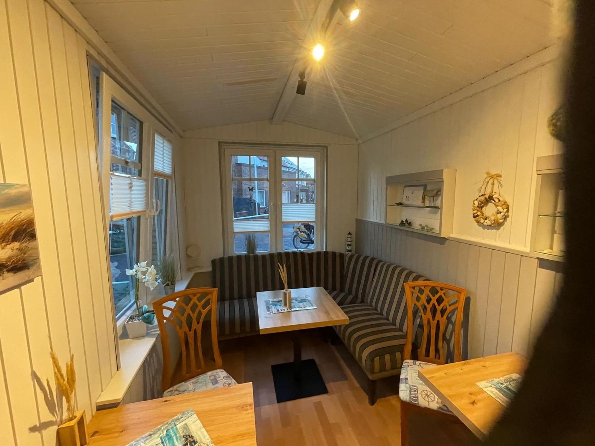Haus Breslau Hotell Borkum Rum bild